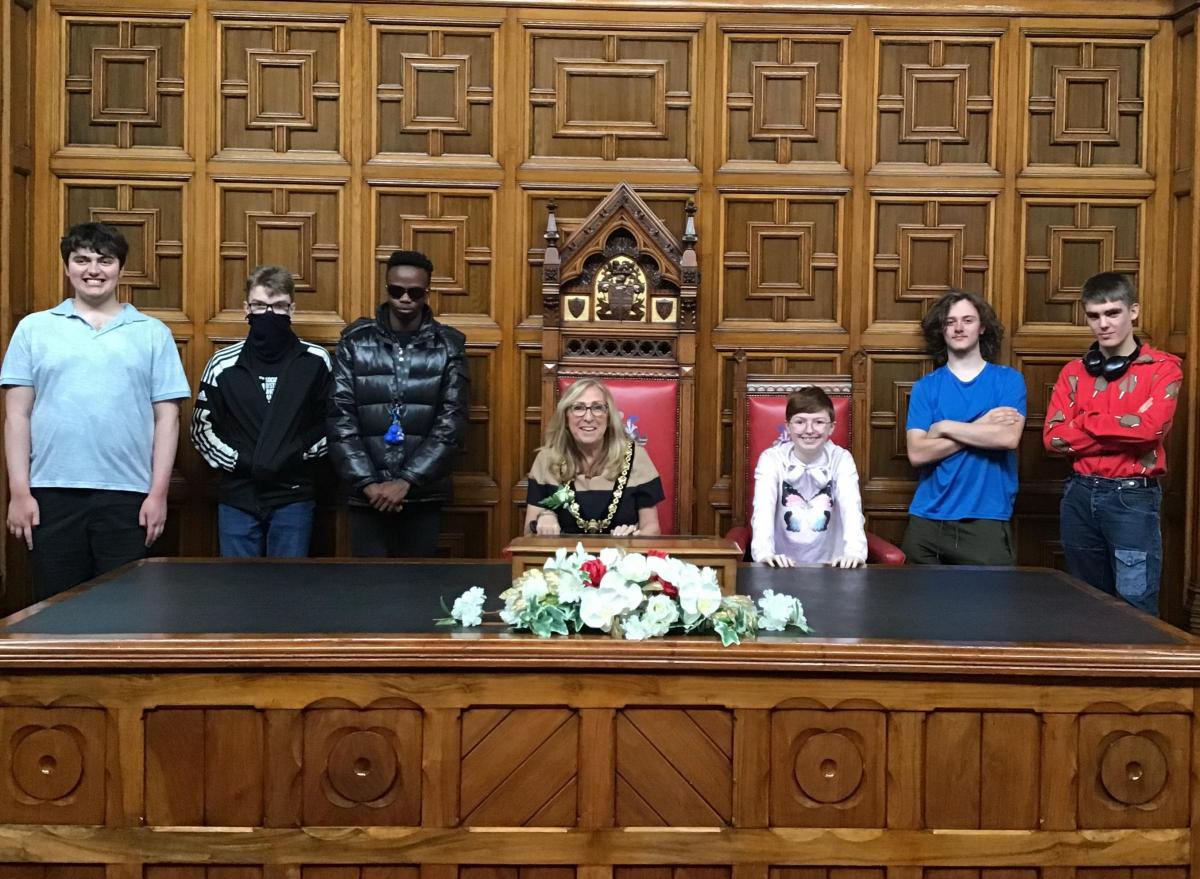 Wargrave House students meet town Mayor